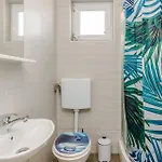 Σπίτι διακοπών In With Wifi Vir